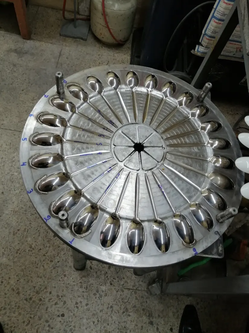 Molde multicavidad de Manufacturas MELMAR